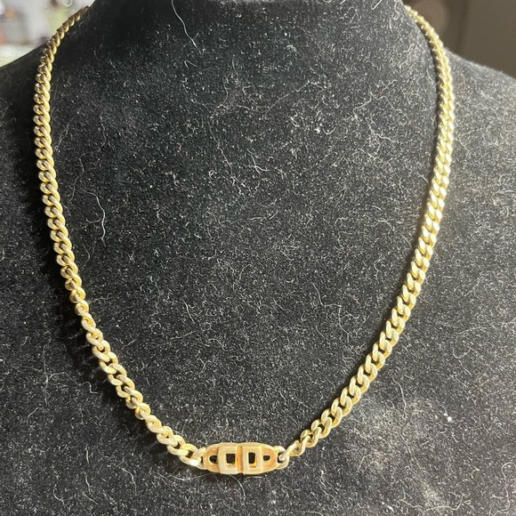Dior Jewelry - Dior Elegant Gold Necklace. Vintage.